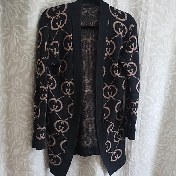 Elegant Black and Tan Women's Cardigan - Picture 1 of 4